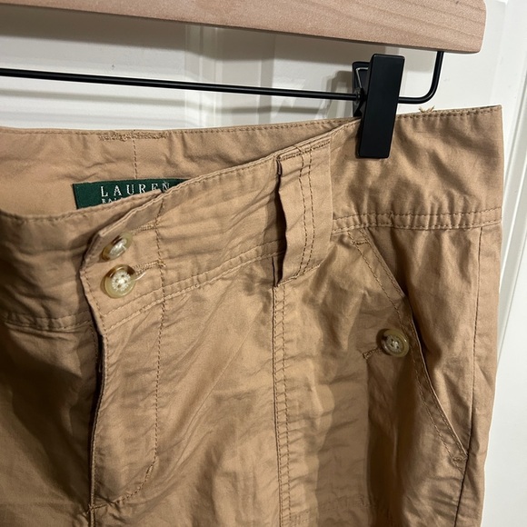 EUC Lauren Ralph Lauren size 6 Tan Cropped Pants. Love the pockets and buttons. - Picture 2 of 11